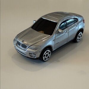 Maisto Silber BMW X6